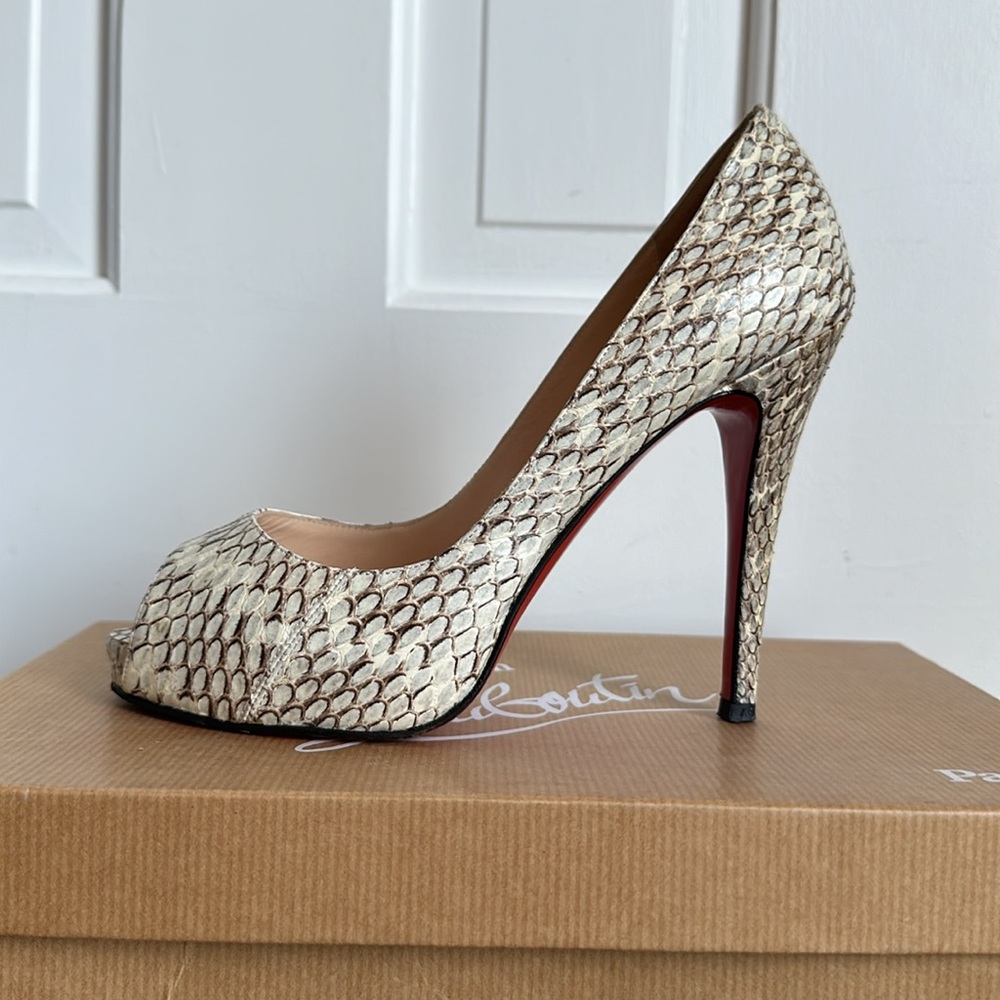 Christian Louboutin Snakeskin Pumps 36.5